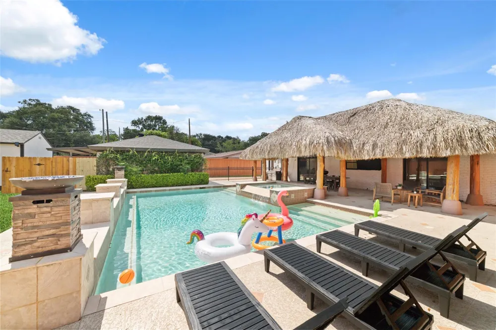 5727 Capello Dr Houston, TX 77035
