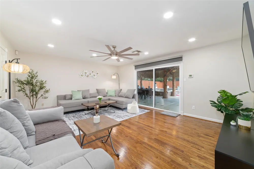 5727 Capello Dr Houston, TX 77035