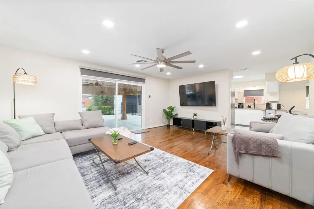 5727 Capello Dr Houston, TX 77035