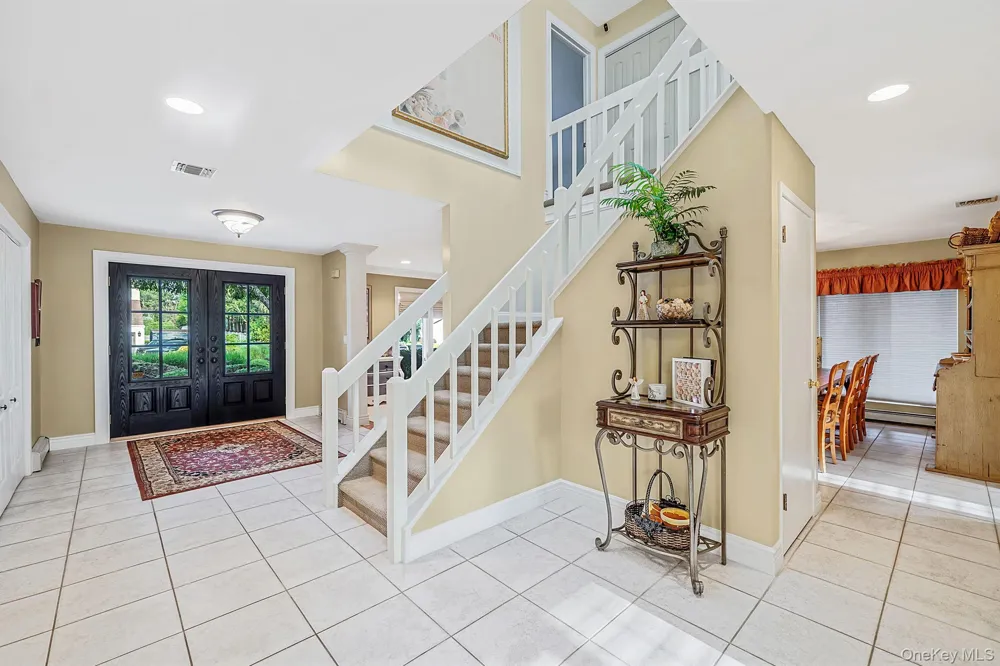 16 Jesse Way Mount Sinai, NY 11766