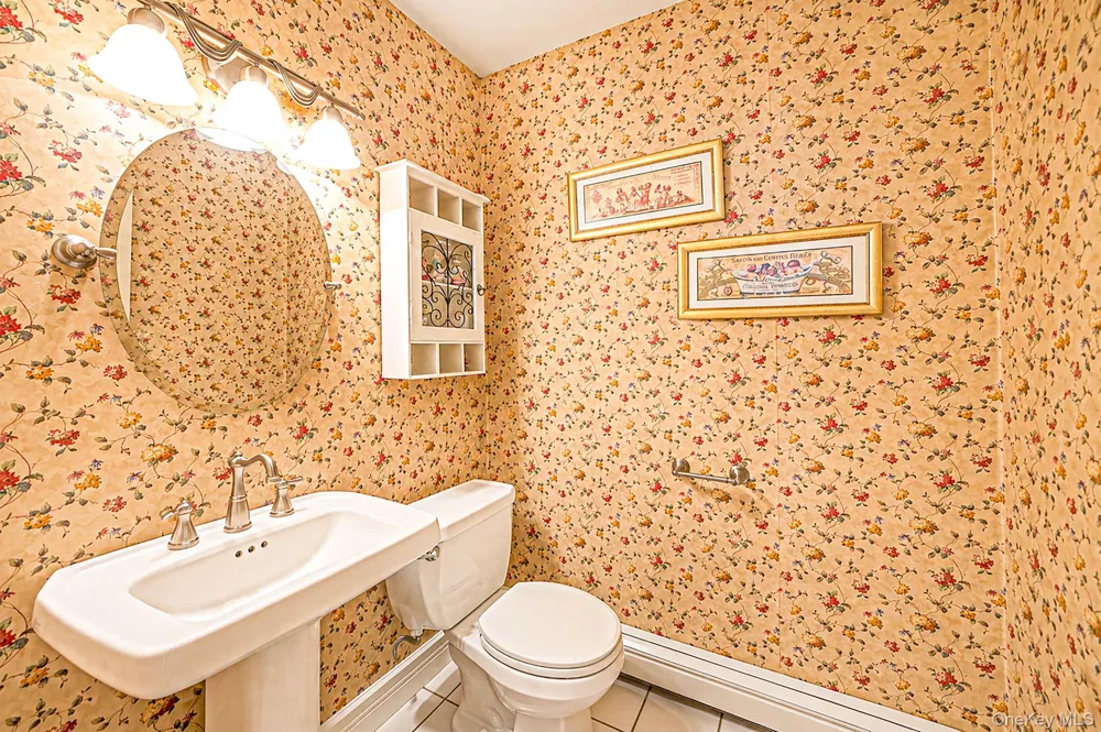 16 Jesse Way Mount Sinai, NY 11766