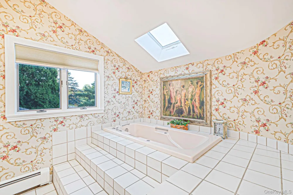 16 Jesse Way Mount Sinai, NY 11766