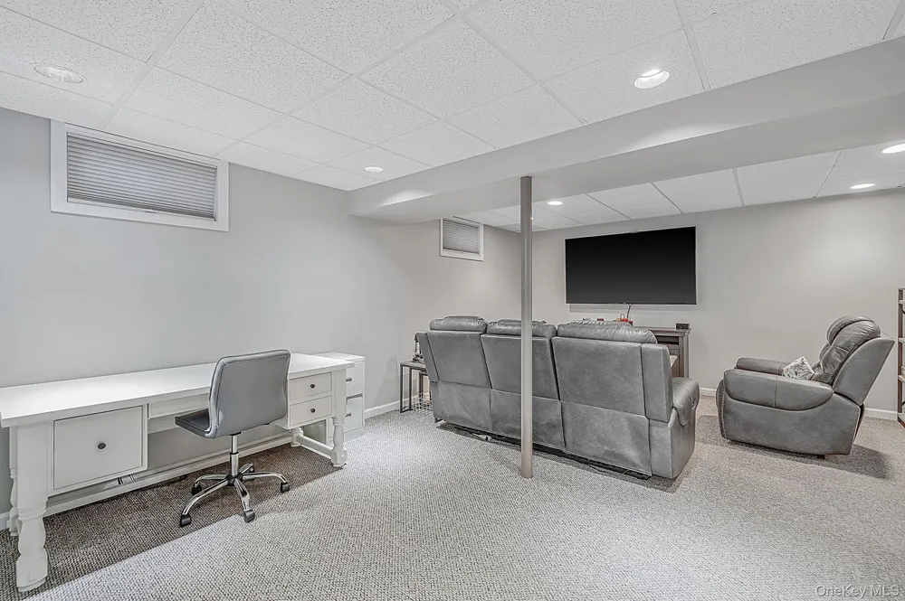16 Jesse Way Mount Sinai, NY 11766