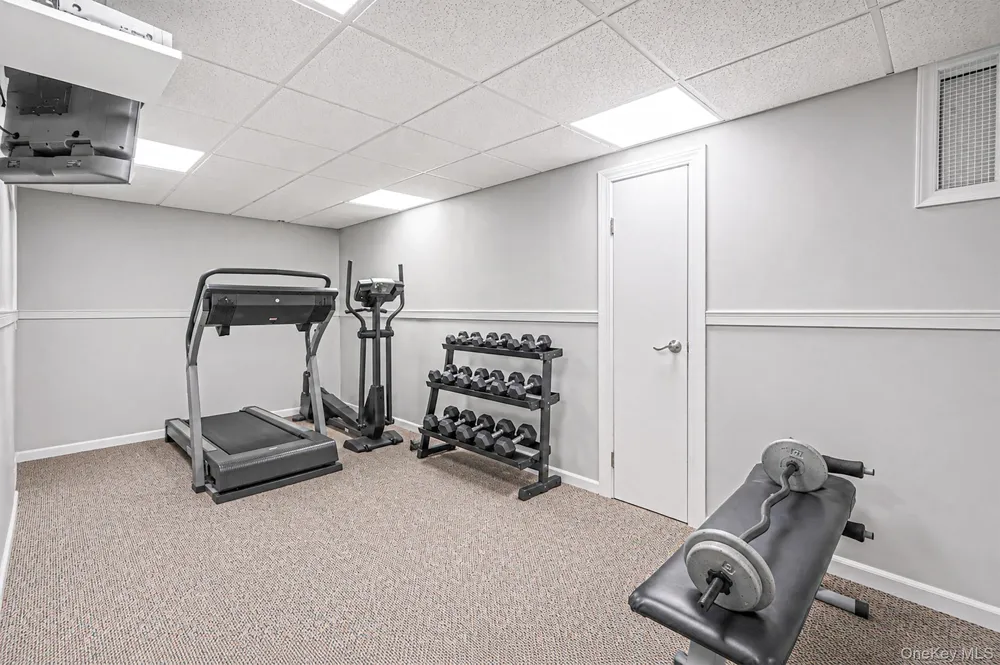 16 Jesse Way Mount Sinai, NY 11766