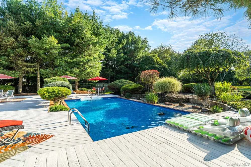 16 Jesse Way Mount Sinai, NY 11766