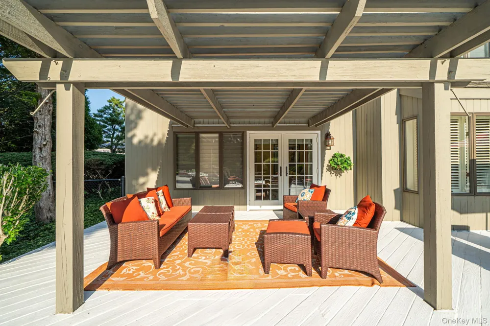 16 Jesse Way Mount Sinai, NY 11766