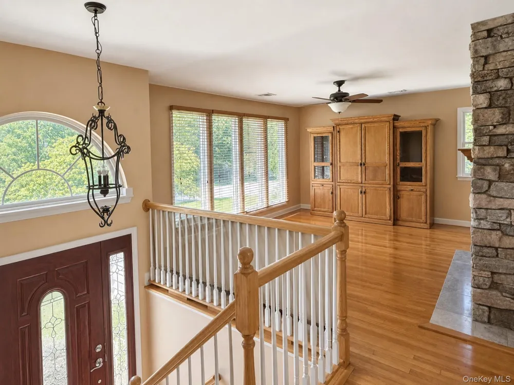 5 Cherrywood Drive East Northport, NY 11731