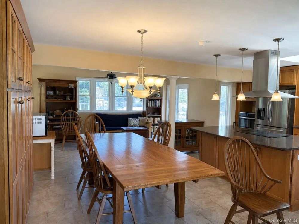 5 Cherrywood Drive East Northport, NY 11731