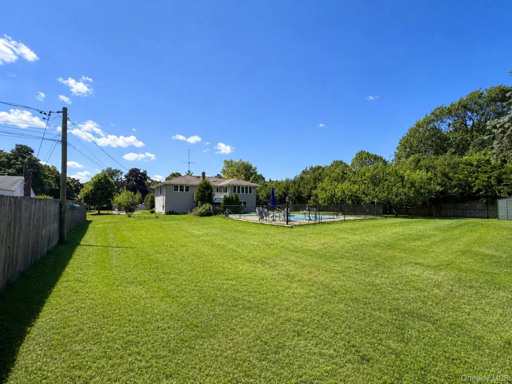 5 Cherrywood Drive East Northport, NY 11731