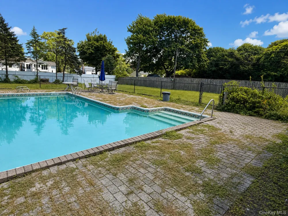 5 Cherrywood Drive East Northport, NY 11731