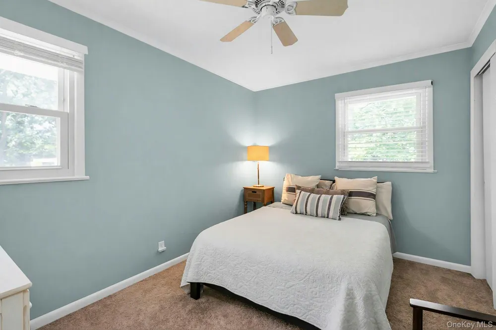 69 Squiretown Road Hampton Bays, NY 11946
