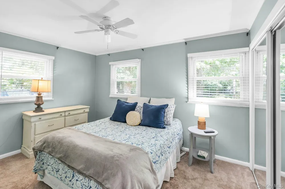 69 Squiretown Road Hampton Bays, NY 11946