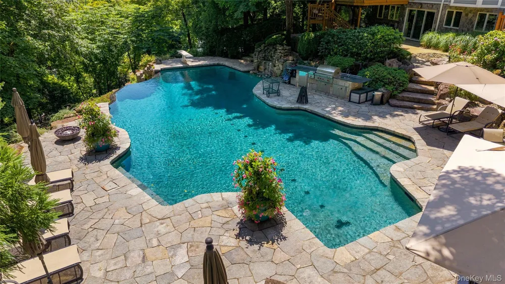 6 Canterbury Court Briarcliff Manor, NY 10510
