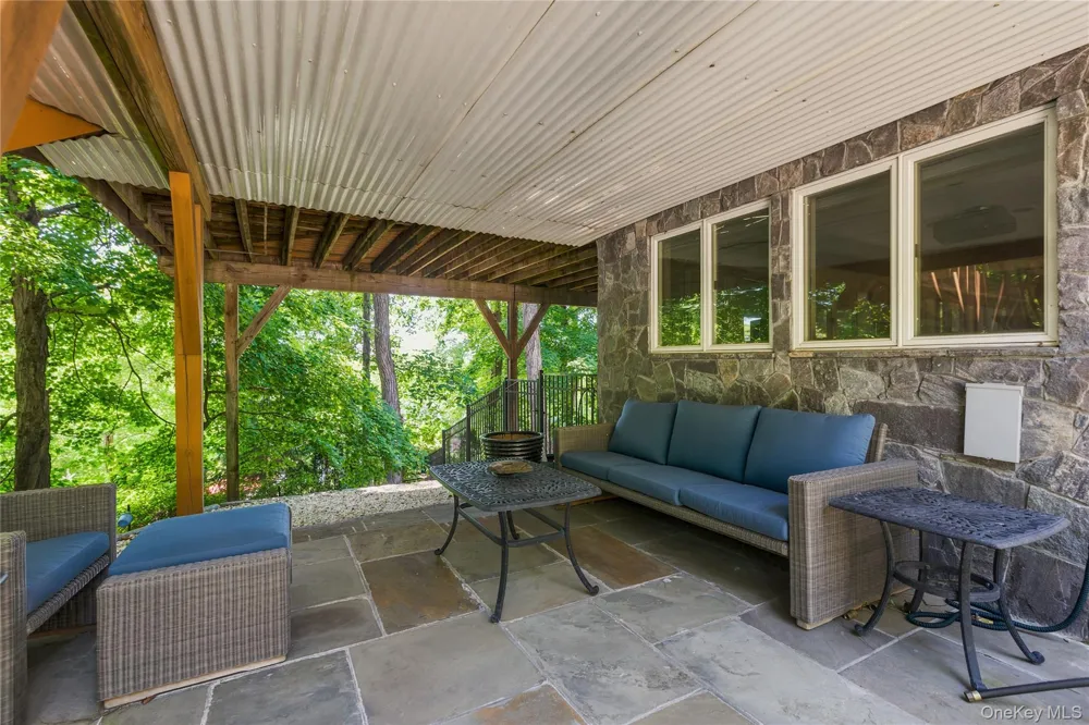 6 Canterbury Court Briarcliff Manor, NY 10510