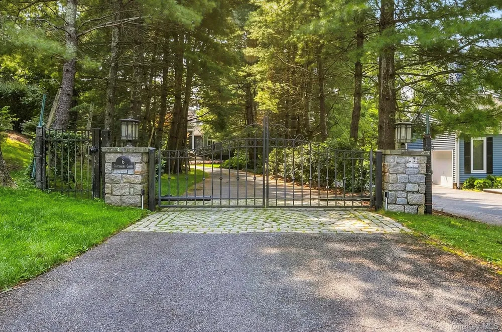 6 Canterbury Court Briarcliff Manor, NY 10510