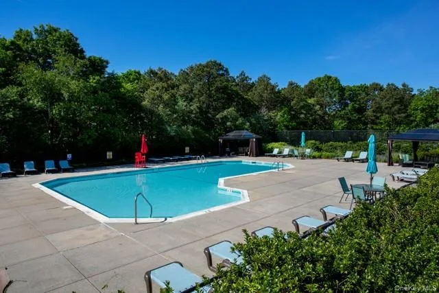 2304 Saddle Rock Road #2304 Holbrook, NY 11741
