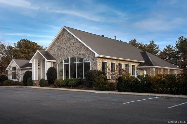 2304 Saddle Rock Road #2304 Holbrook, NY 11741