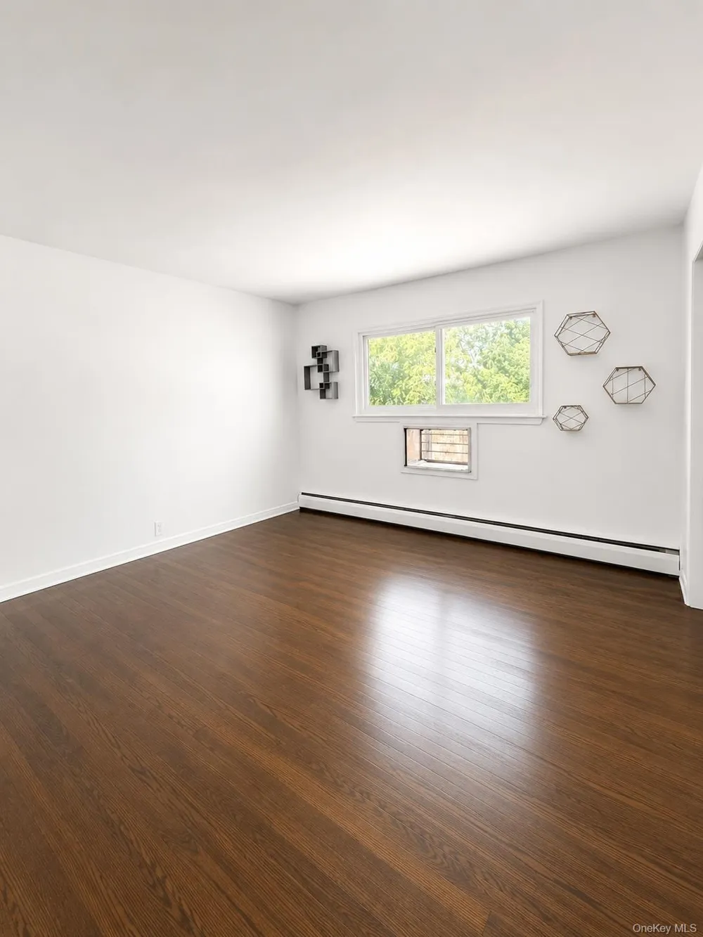 633 Wellwood Avenue #A3 Lindenhurst, NY 11757