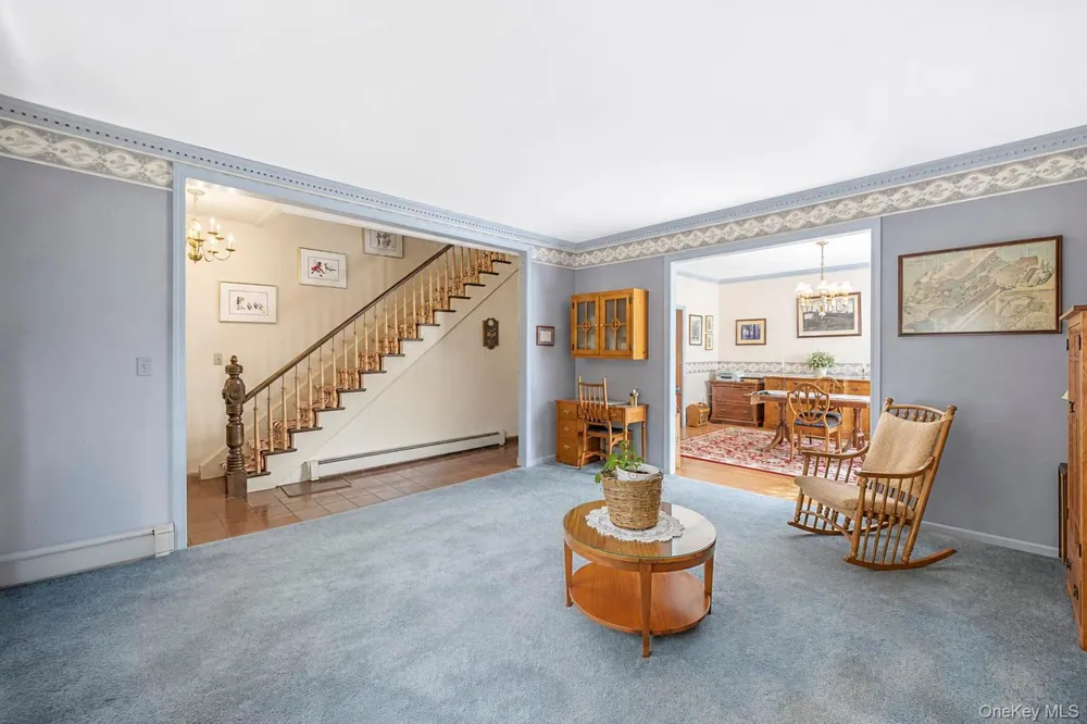 104 Bayville Avenue Bayville, NY 11709