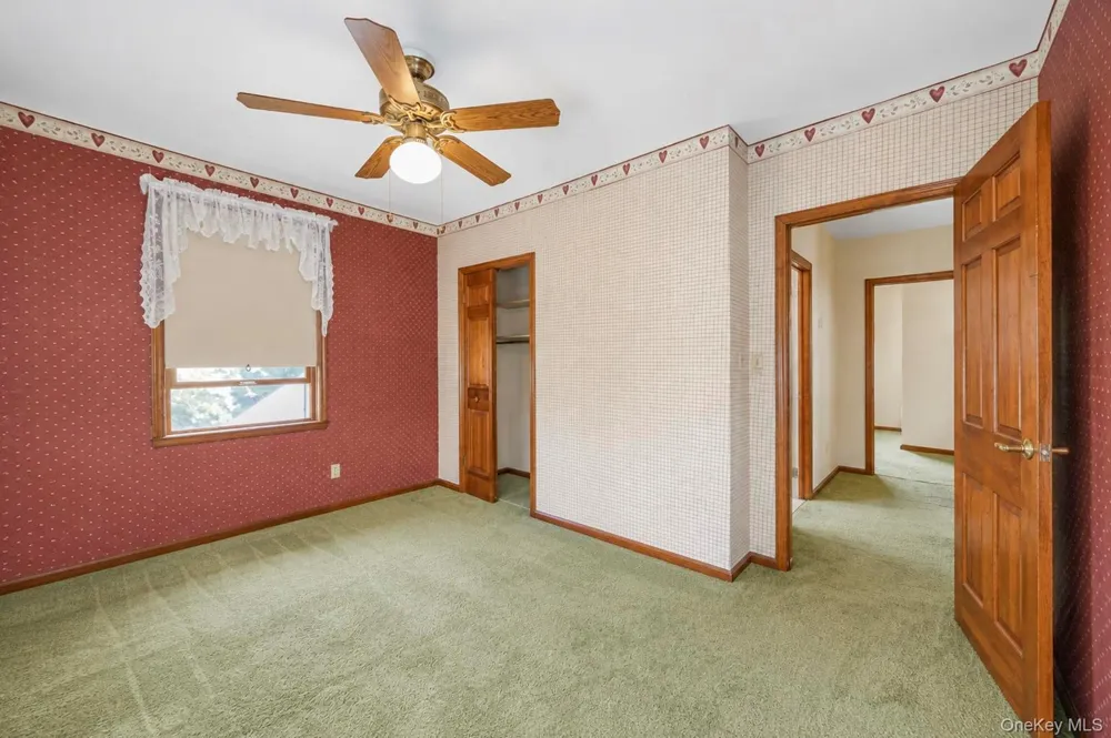 104 Bayville Avenue Bayville, NY 11709
