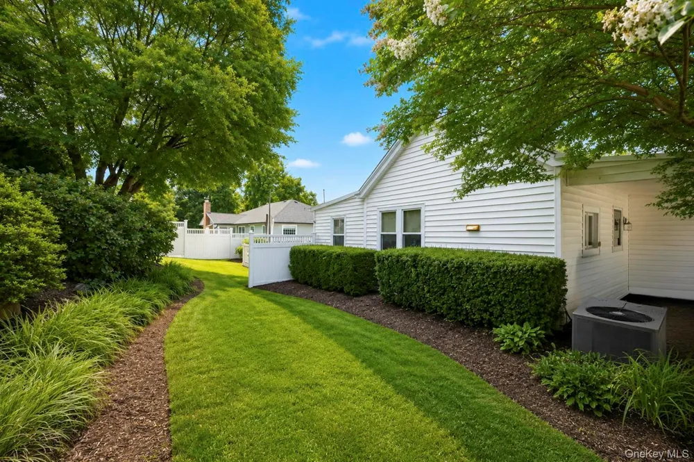 104 Bayville Avenue Bayville, NY 11709