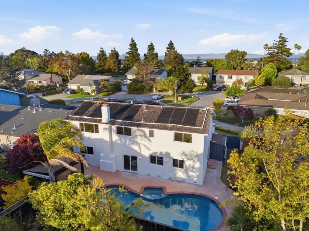 323 Shad Court Foster City, CA 94404