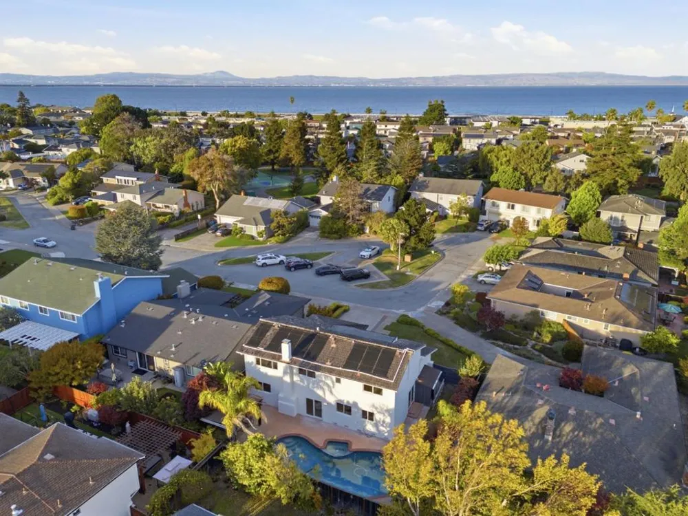 323 Shad Court Foster City, CA 94404