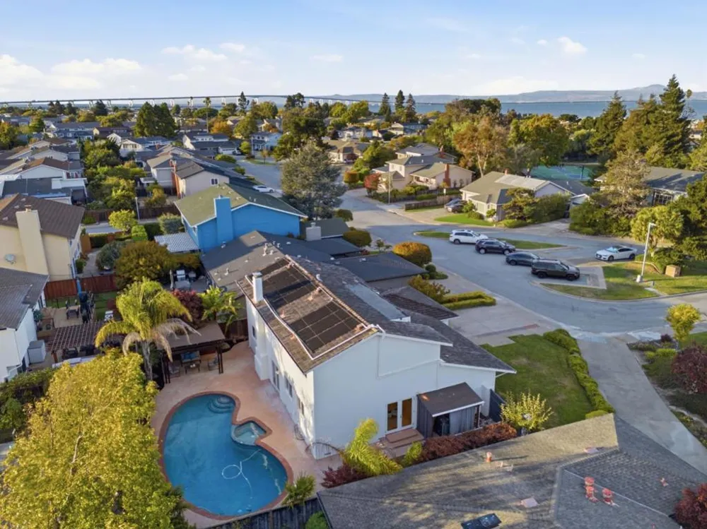 323 Shad Court Foster City, CA 94404