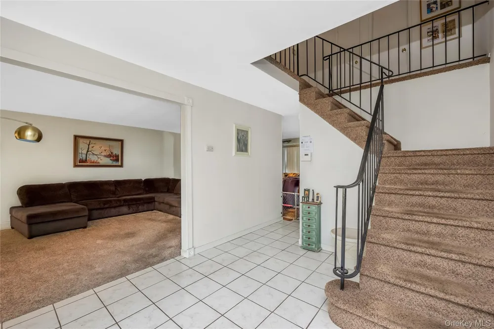 11 Shade Tree Lane East Patchogue, NY 11772
