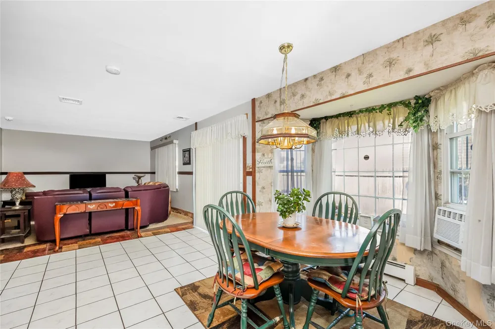 11 Shade Tree Lane East Patchogue, NY 11772