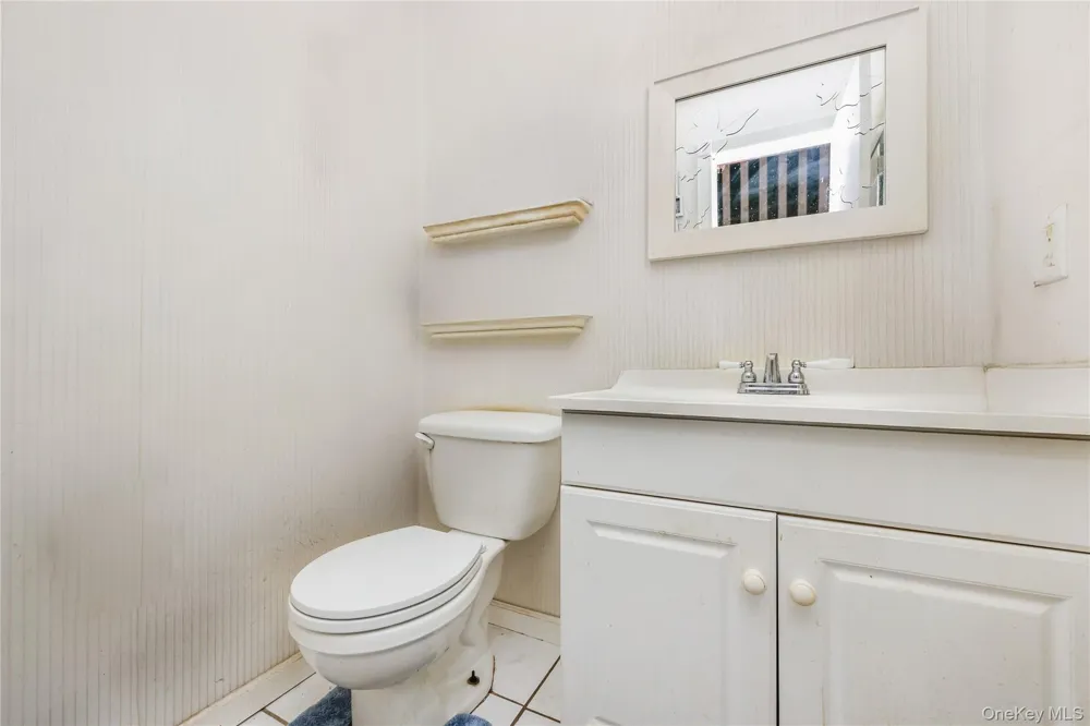 11 Shade Tree Lane East Patchogue, NY 11772