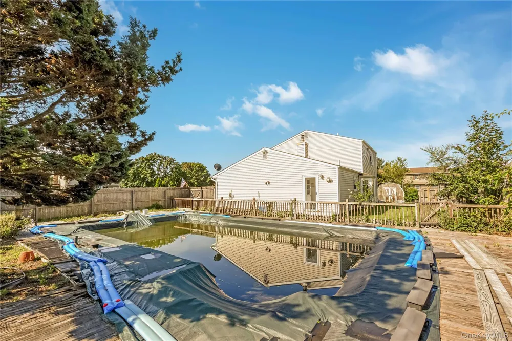 11 Shade Tree Lane East Patchogue, NY 11772