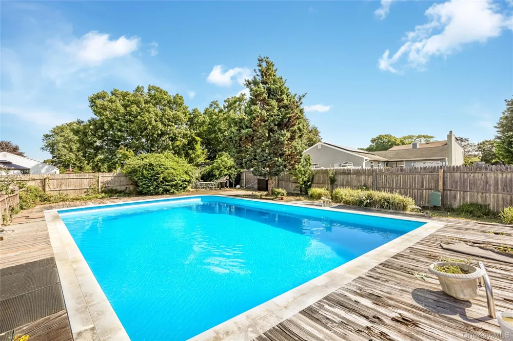11 Shade Tree Lane East Patchogue, NY 11772