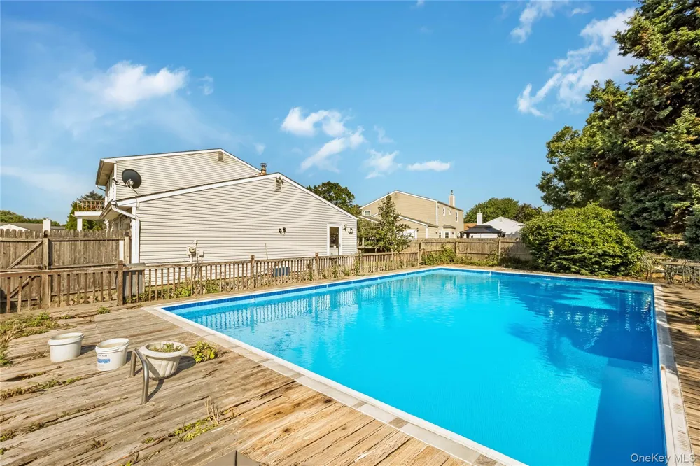 11 Shade Tree Lane East Patchogue, NY 11772