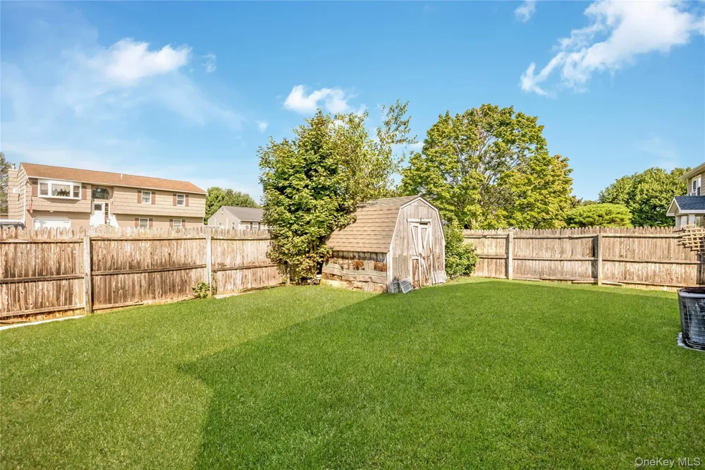 11 Shade Tree Lane East Patchogue, NY 11772