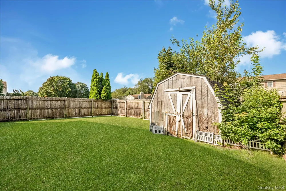 11 Shade Tree Lane East Patchogue, NY 11772