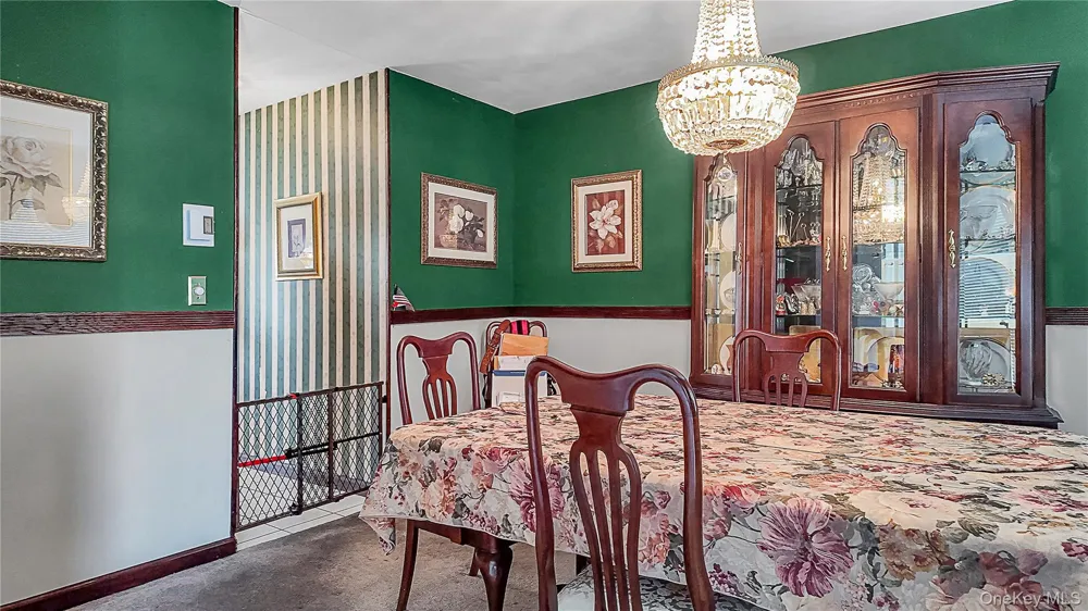 11 Shade Tree Lane East Patchogue, NY 11772