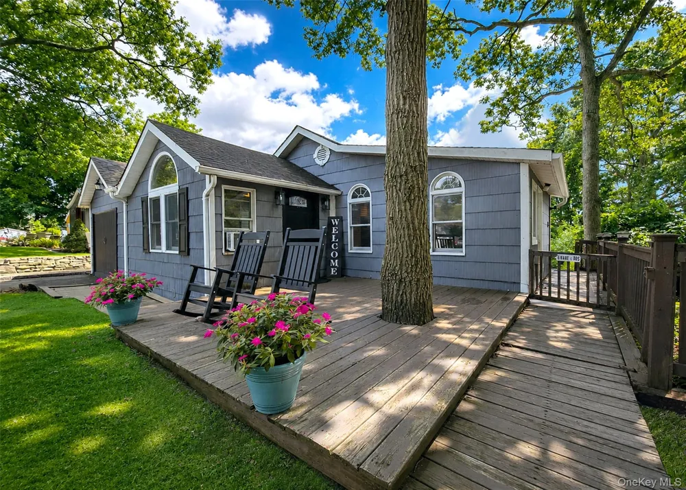 18 Oceanview Avenue Farmingville, NY 11738