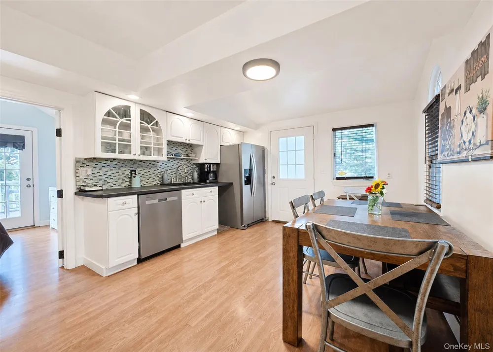 18 Oceanview Avenue Farmingville, NY 11738