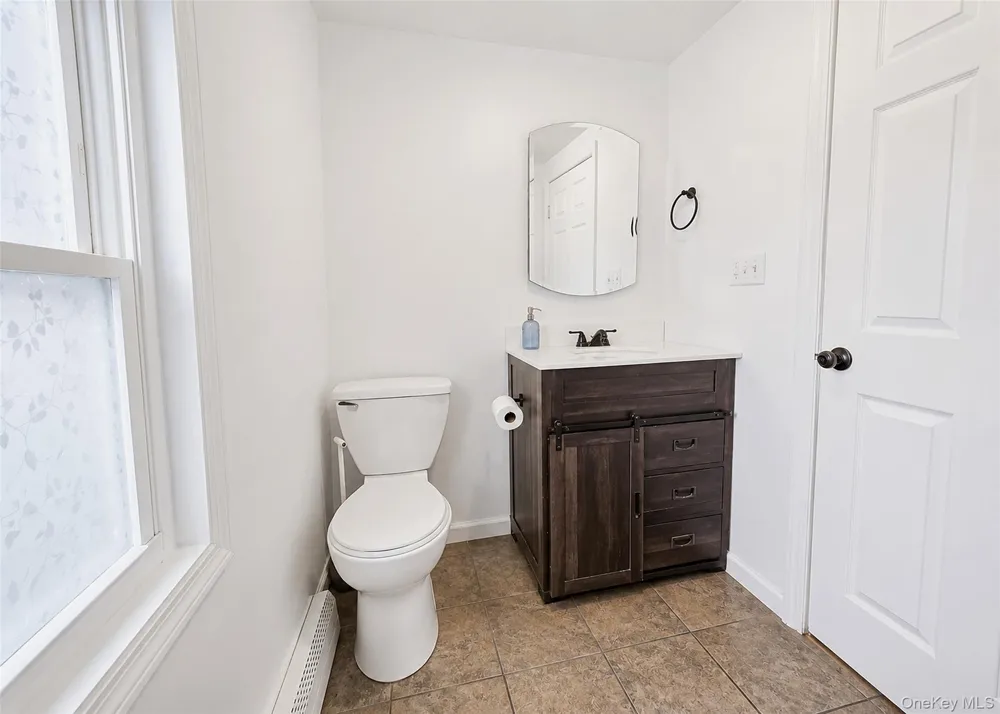 18 Oceanview Avenue Farmingville, NY 11738