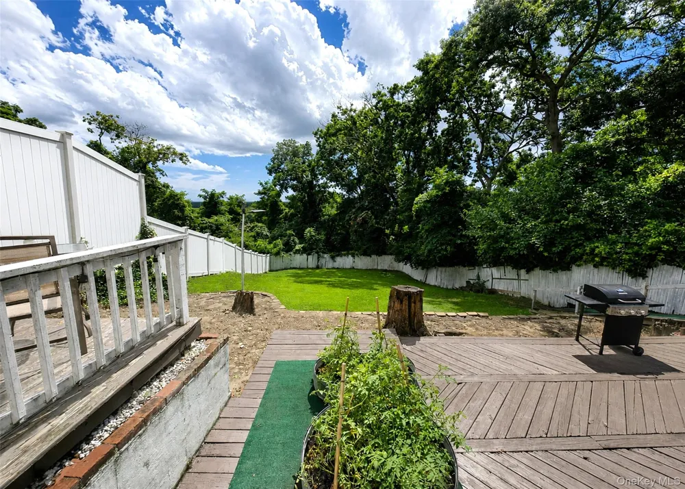 18 Oceanview Avenue Farmingville, NY 11738