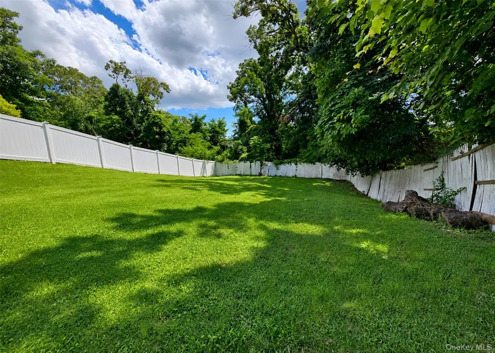 18 Oceanview Avenue Farmingville, NY 11738