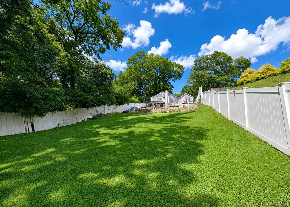 18 Oceanview Avenue Farmingville, NY 11738