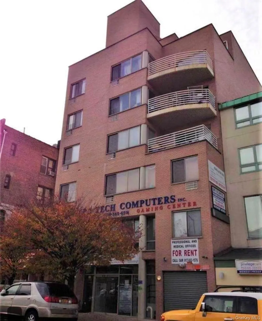 4024 76th Street #4A Elmhurst, NY 11373