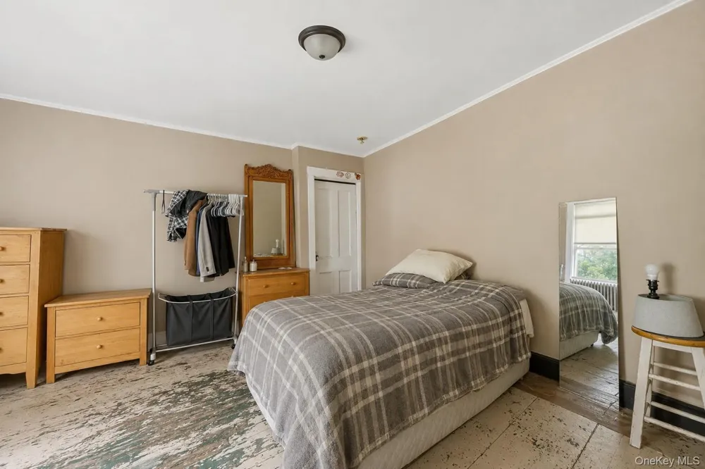 196 Newport Bridge Road Warwick, NY 10990