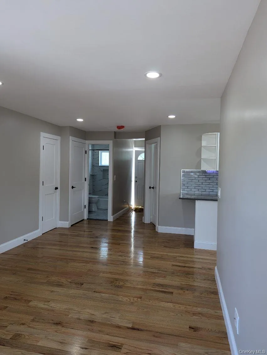1735 North Gardiner Drive North Gardiner drive #25B Bay Shore, NY 11706