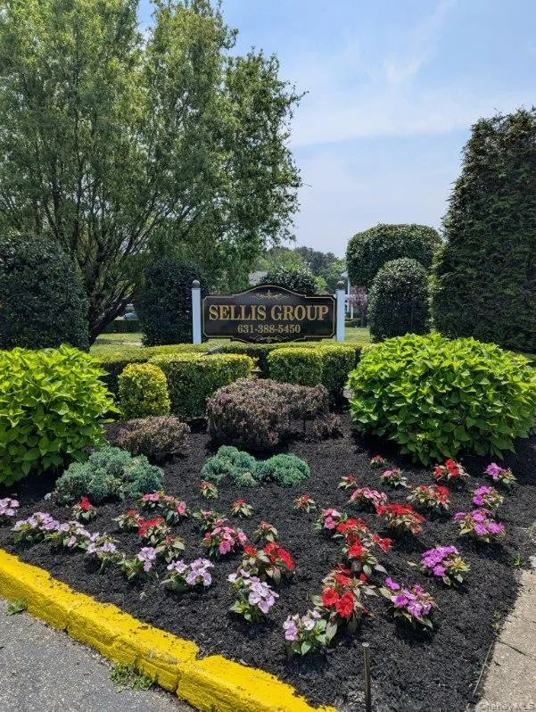 1735 North Gardiner Drive North Gardiner drive #25B Bay Shore, NY 11706