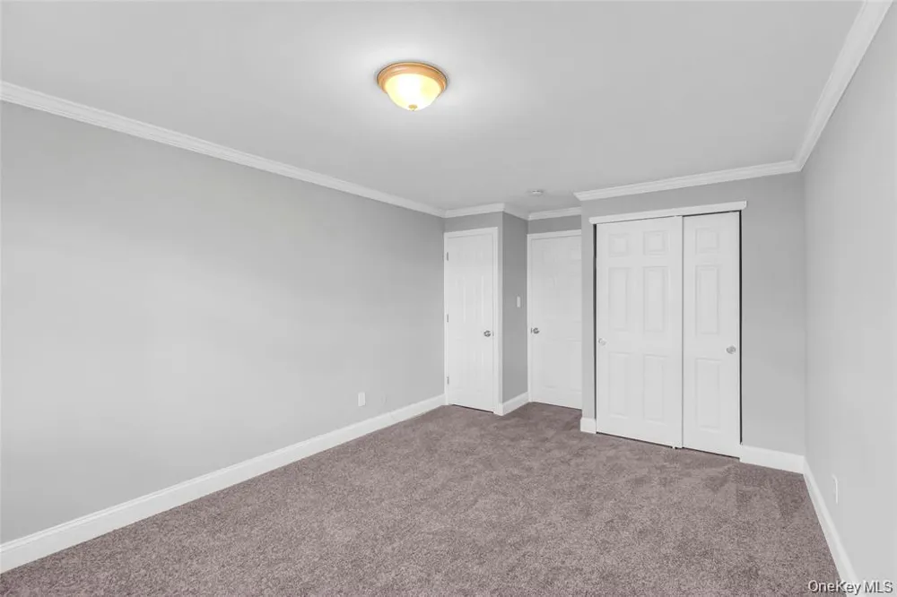 99 Newbrook Lane #99 Bay Shore, NY 11706
