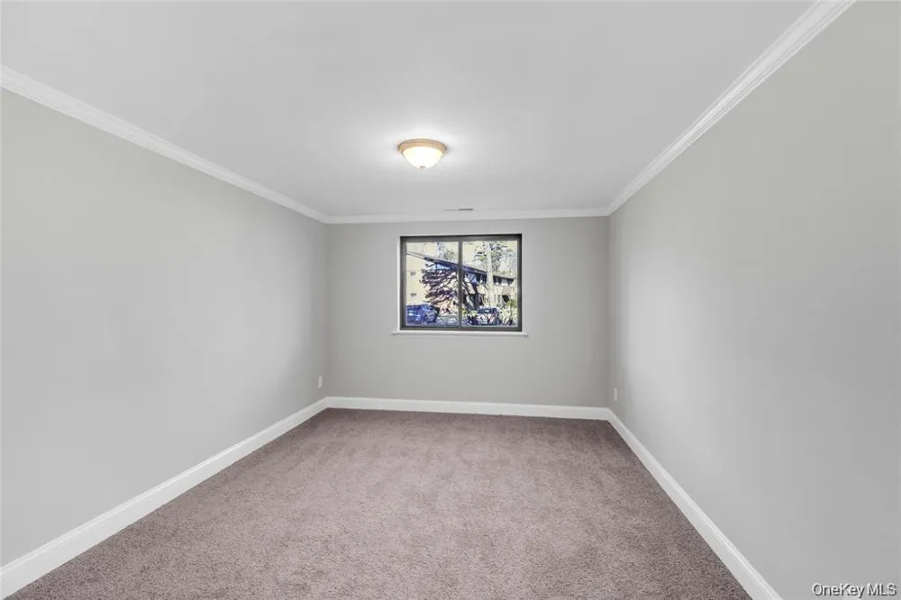 99 Newbrook Lane #99 Bay Shore, NY 11706