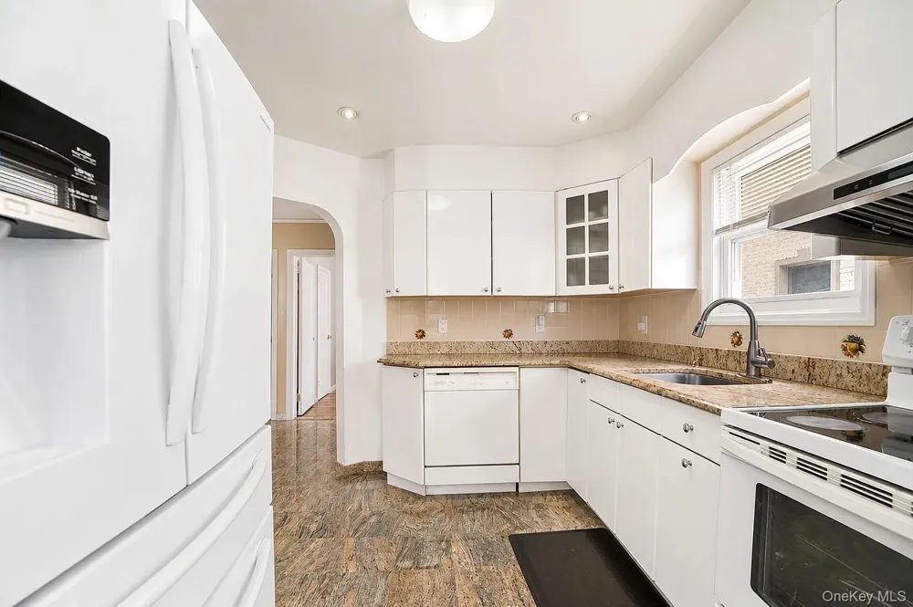 1042 7th Street New Hyde Park, NY 11040